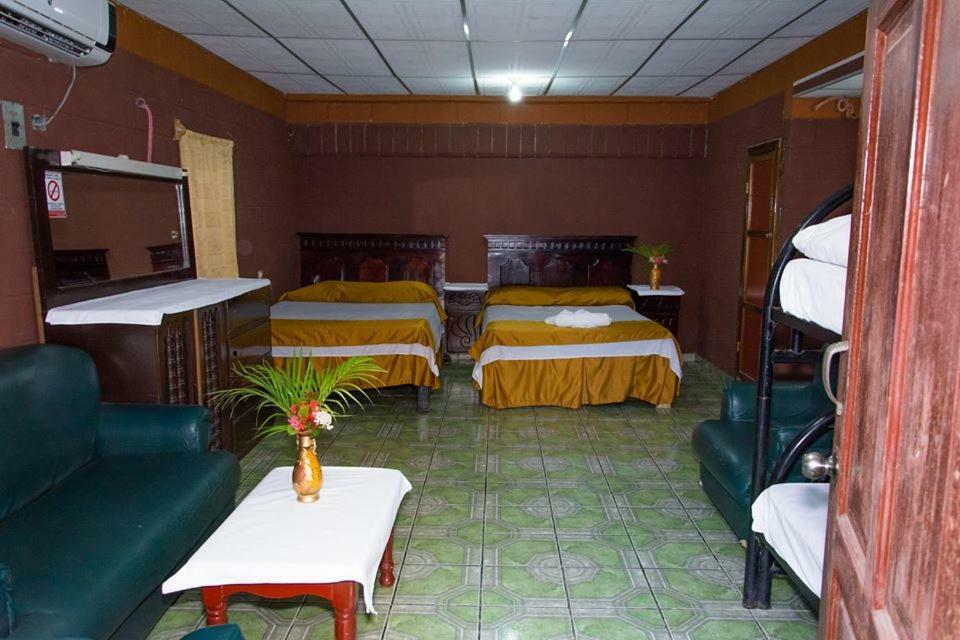 Hotel Leones Marinos San Miguel Exterior photo